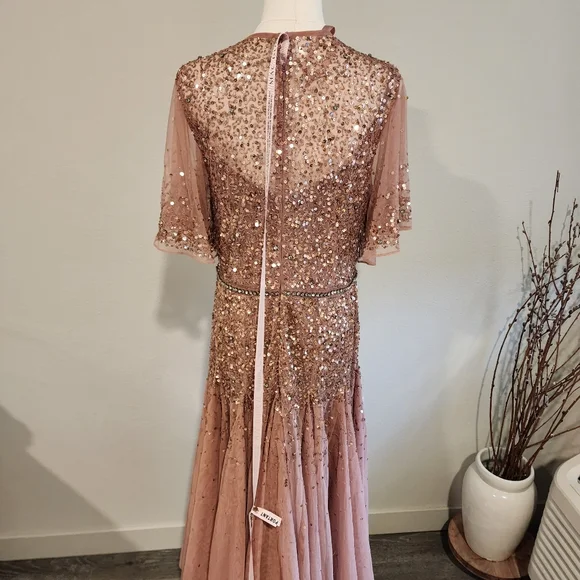 Beautiful *New W/tags* Mac Duggal Rose Sequin Dress - Picture 6 of 16
